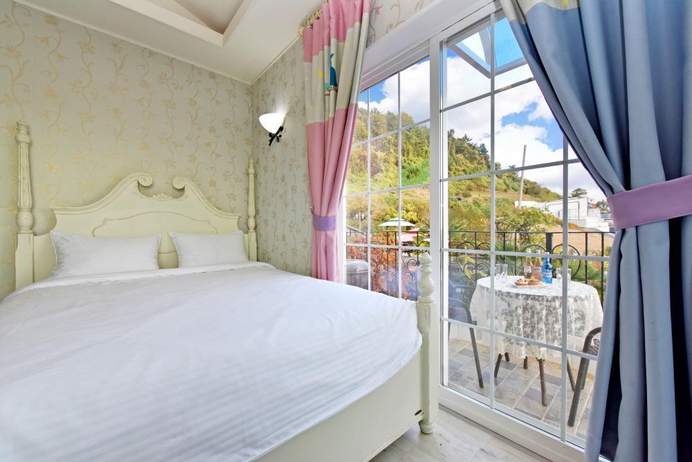 Namhae Bluemare Pension Exterior photo