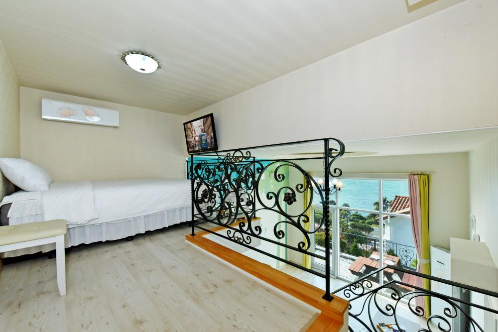 Namhae Bluemare Pension Exterior photo